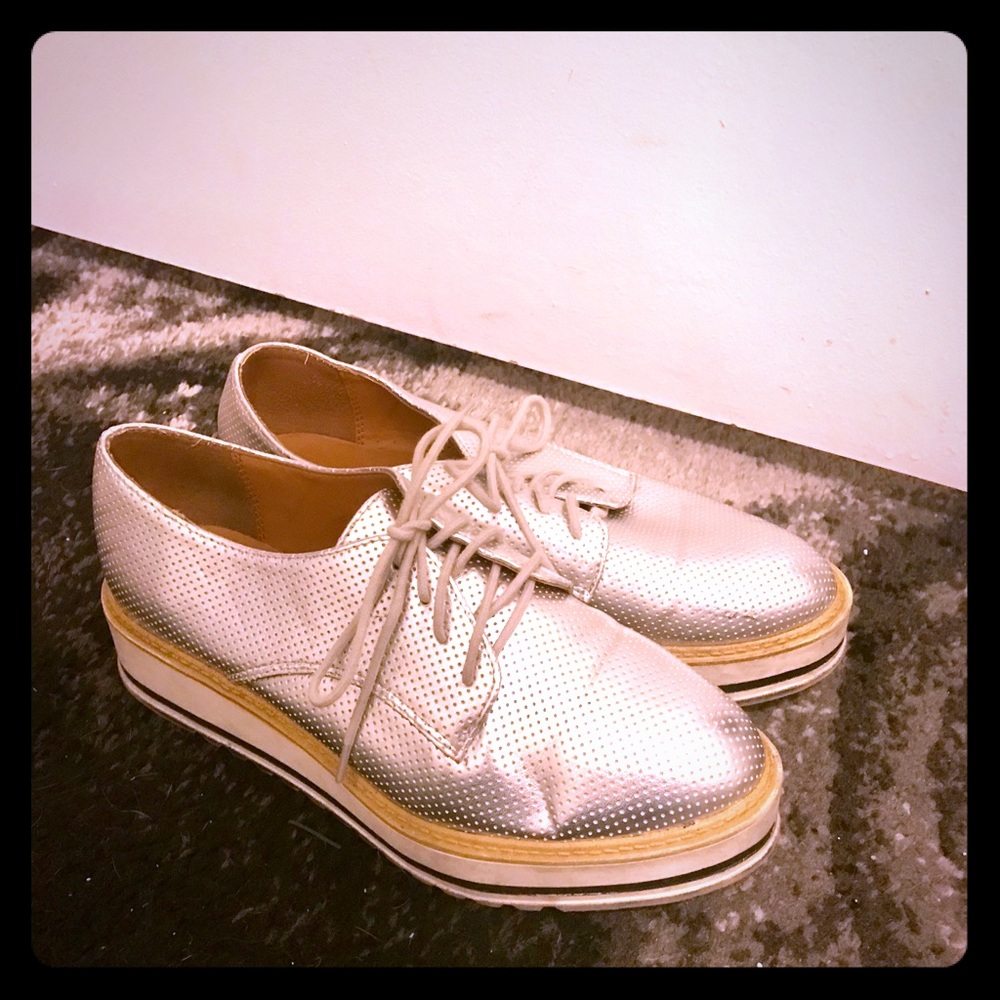 Soda silver lace up platform oxfords